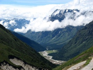 Yumthang_valley,_Lachung_Sikkim_India_2012